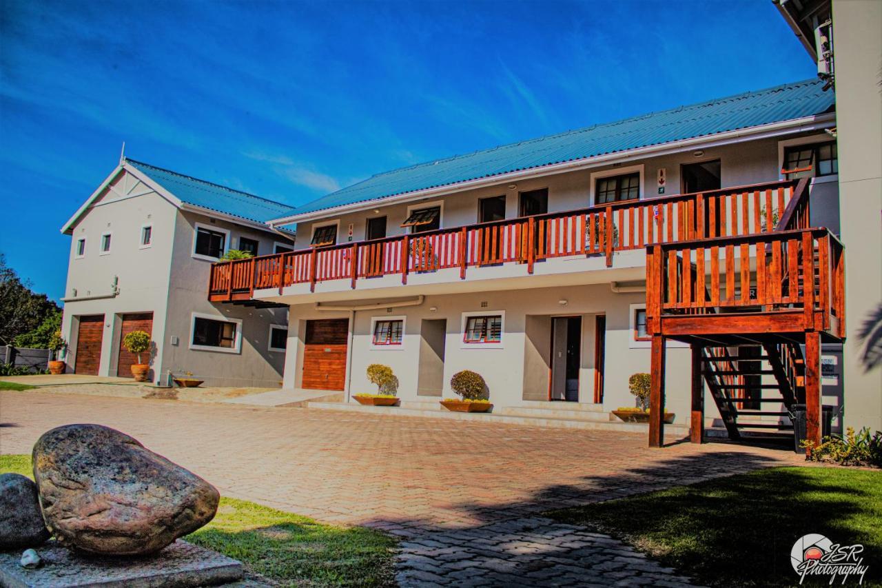On The Estuary Hotel Книсна Екстериор снимка